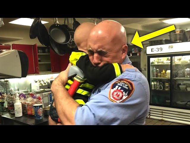 Little Boy Walks Into Fire Station With a Strange Note. Fireman Reads It & Bursts Into Tears class=