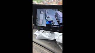 Vision 360° 3D d'un véhicule industriel sur la route screenshot 5