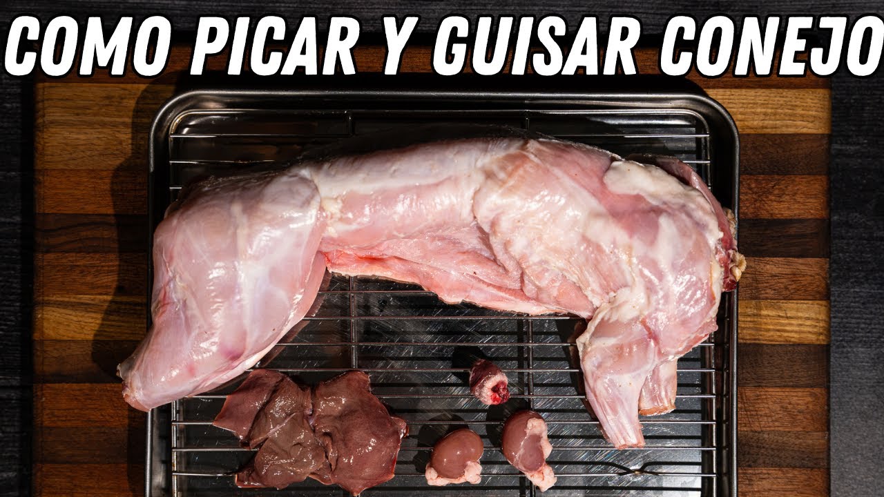 Tradición Boricua: Conejo Guisado al Carbón
