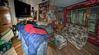 An Amazing Look Inside 97 y/o Beatrice’s Abandoned And Untouched House:  Sadly Found Deceased In Bed