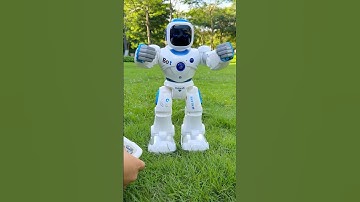 So annoying, can’t even catch it 🤖#ruko #1088#rc #robot #toys #shorts #funny #gift #trending #kids