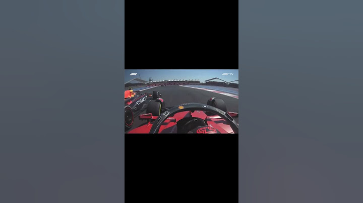 Mientras Carlos Sainz batalla con Checo Pérez lo llaman a Boxes...🙄 French GP #f1shorts