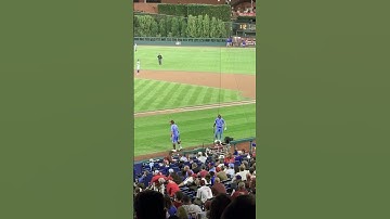 Kyle Schwarber & Trea Turner warming up for the bottom of the 1st.