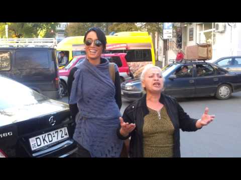 ნათელა, მხარდამჭერებით