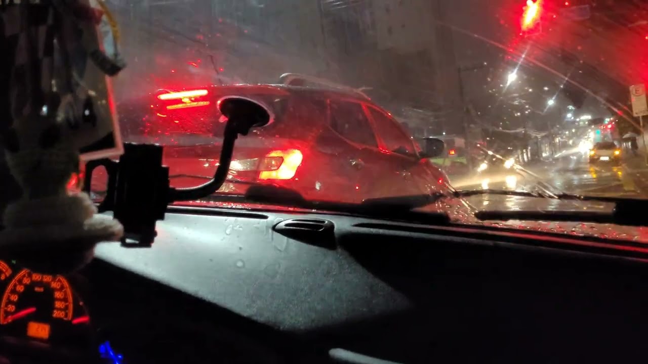 Pneu Goodyear Direction Sport é bom na chuva ?