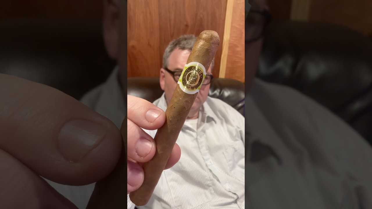 Macanudo Hampton Court Cigar | Connecticut Shade Wrapper, Mexican Binder, Dominican Filler 
