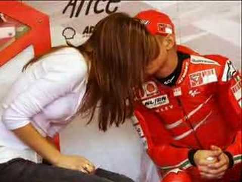 Video: Casey Stoner Net Değer: Wiki, Evli, Aile, Düğün, Maaş, Kardeşler