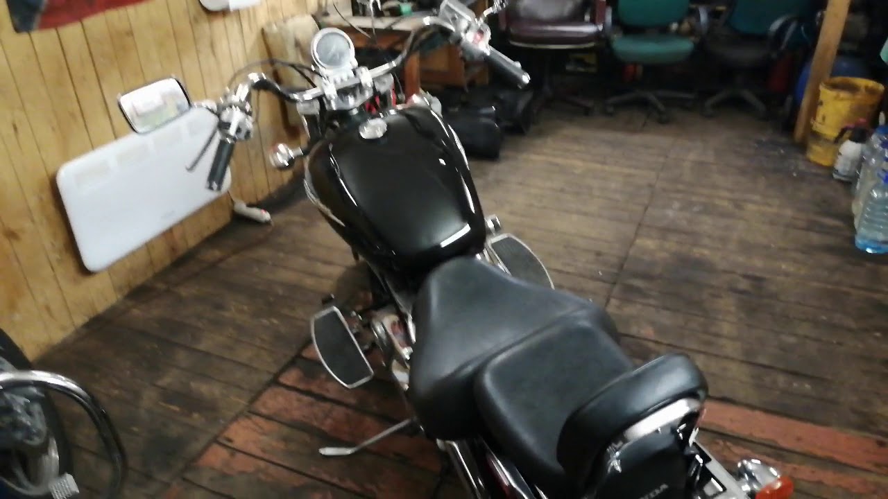 Boulevard WorkShop - Honda Shadow VT 1100c отличия по годам.