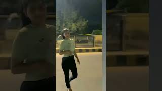 Delhi K Road Pe Aunty Kia Krti Hai Raat Ko