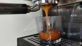 Gaggia Classic + naked portafilter Wega 21g slowmotion