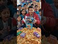 "दुनिया का सबसे बड़ा chips packet 😳🍟"