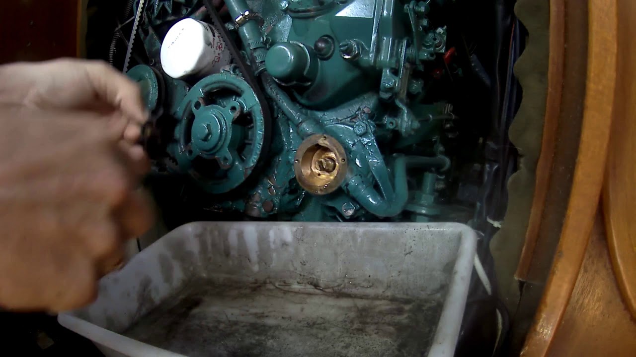 Changement rouet de la turbine à eau (impeller) volvo 2003 sur océanis 370  