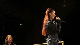 Mimi Webb-Red Flag (Acoustic) *she forgets the lyrics! @ Circuit, Kingston, 15th September 2025 