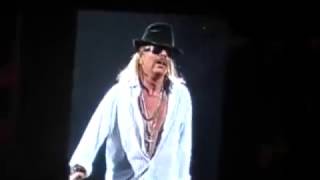 Axl Rose Explains Why He Was Late to Toronto Show [2010]