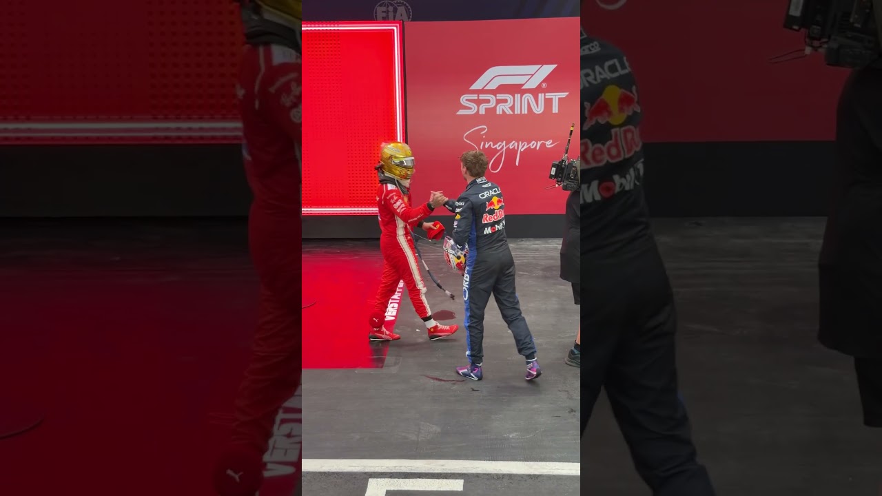 Pulling up to a Sprint Winnnnn π¦π#F1 #RedBullRacing #SingaporeGP