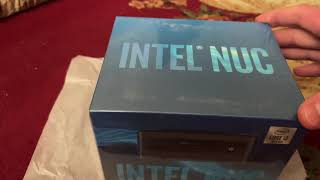 Intel NUC10 Core i3 unboxing / розпакування ПК