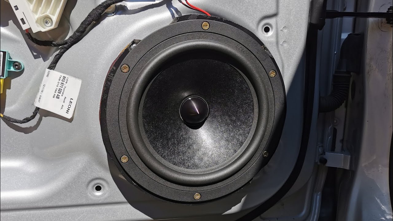 Audi A4 B8 - Front door speakers 