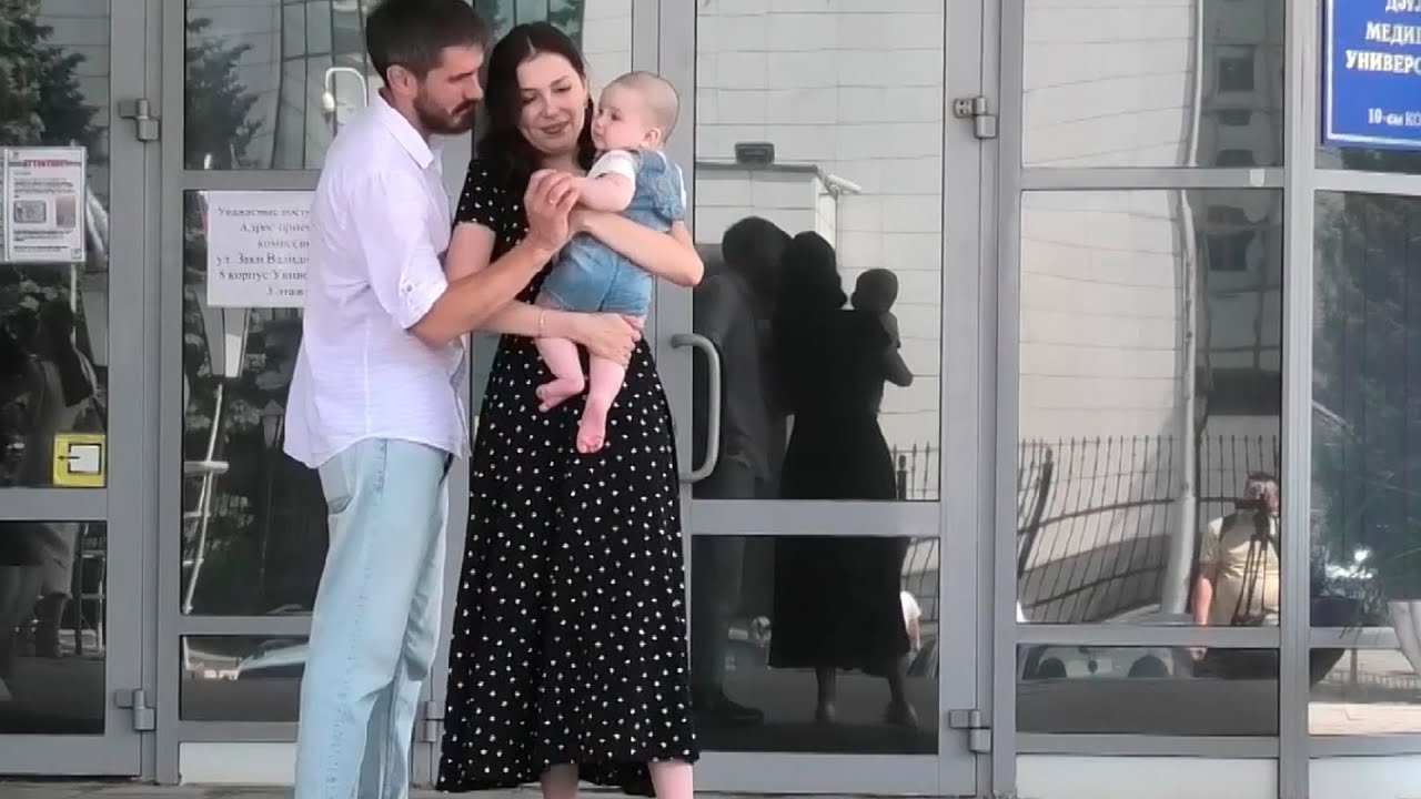 Социальные стипендии и перевод на бюджет. Как российские ВУЗы поддерживают молодых родителей