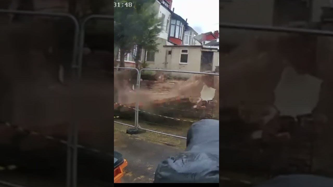 the wind is strong with this one #storm #fall #destruction