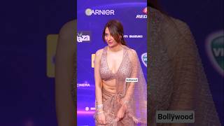 Gorgeous Mahira Sharma at cine awards... #awards #mahira #event #trends