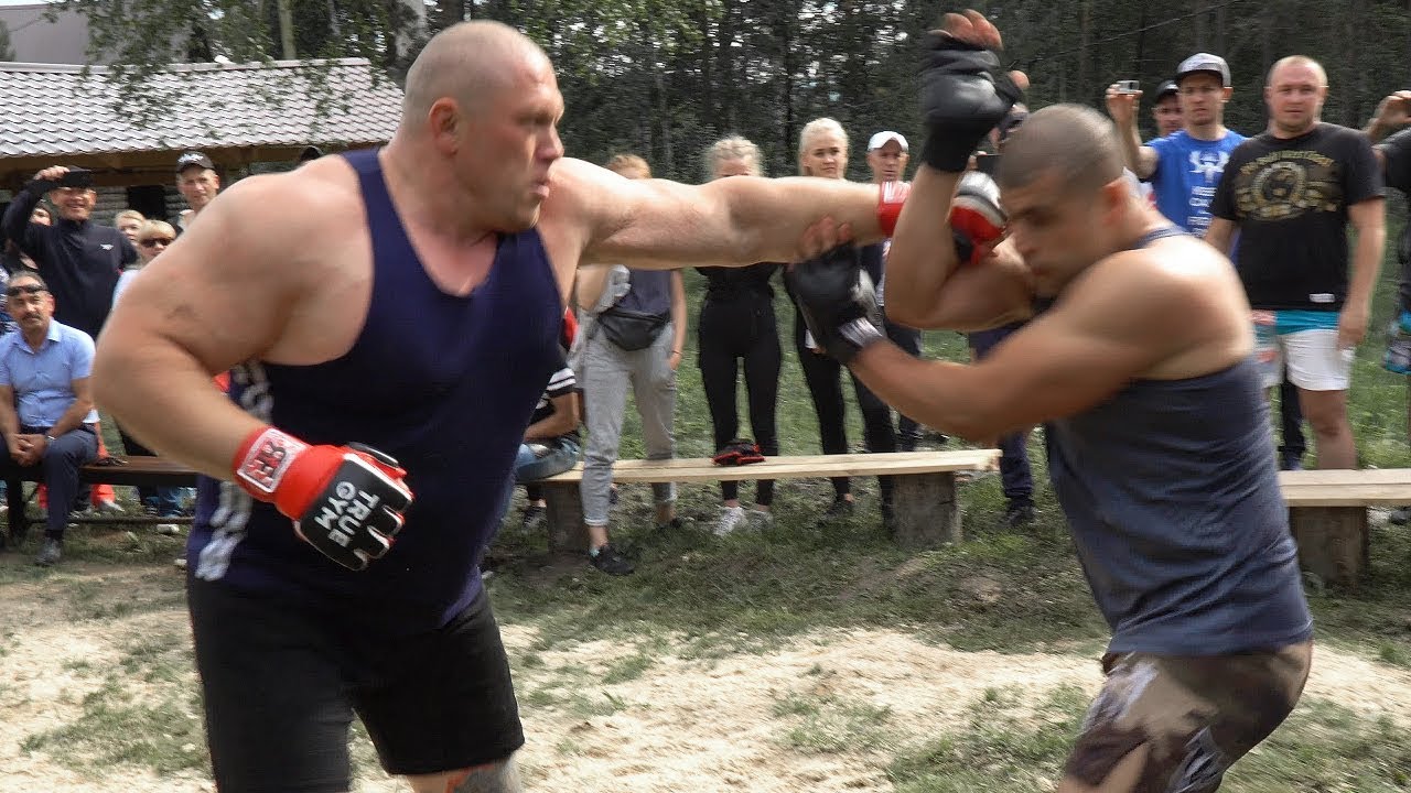 Бой Максим Новоселов против уличных бойцов / Fight Wrestler vs Street fighters