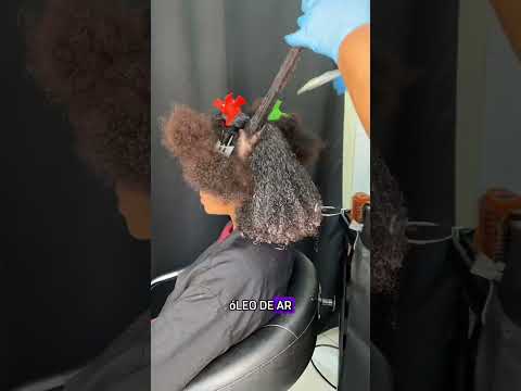 Vídeo: Você pode alisar o cabelo com um frisador?