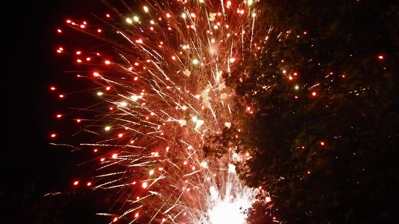 La fête de Saint Colombe sur Lhers avec leur incroyable feu d'artifice du Dimanche 31 juillet 2022
