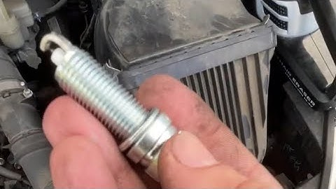 Spark plug replacement Suzuki SX4 S-cross JY