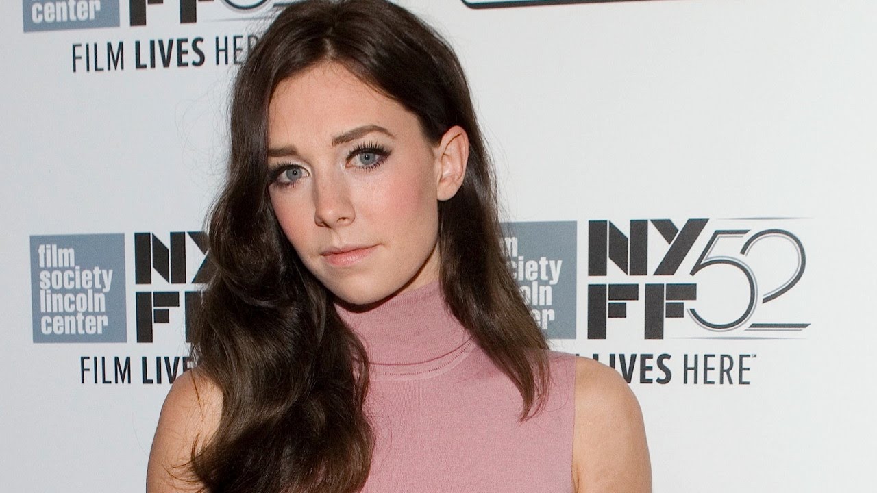 NYFF52 "Queen and Country" Red Carpet | Vanessa Kirby