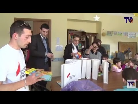 „საქართველოს განვითარების ფონდმა\" მეშვიდე სკოლის აღსაზრდელებს საჩუქრები გადასცა