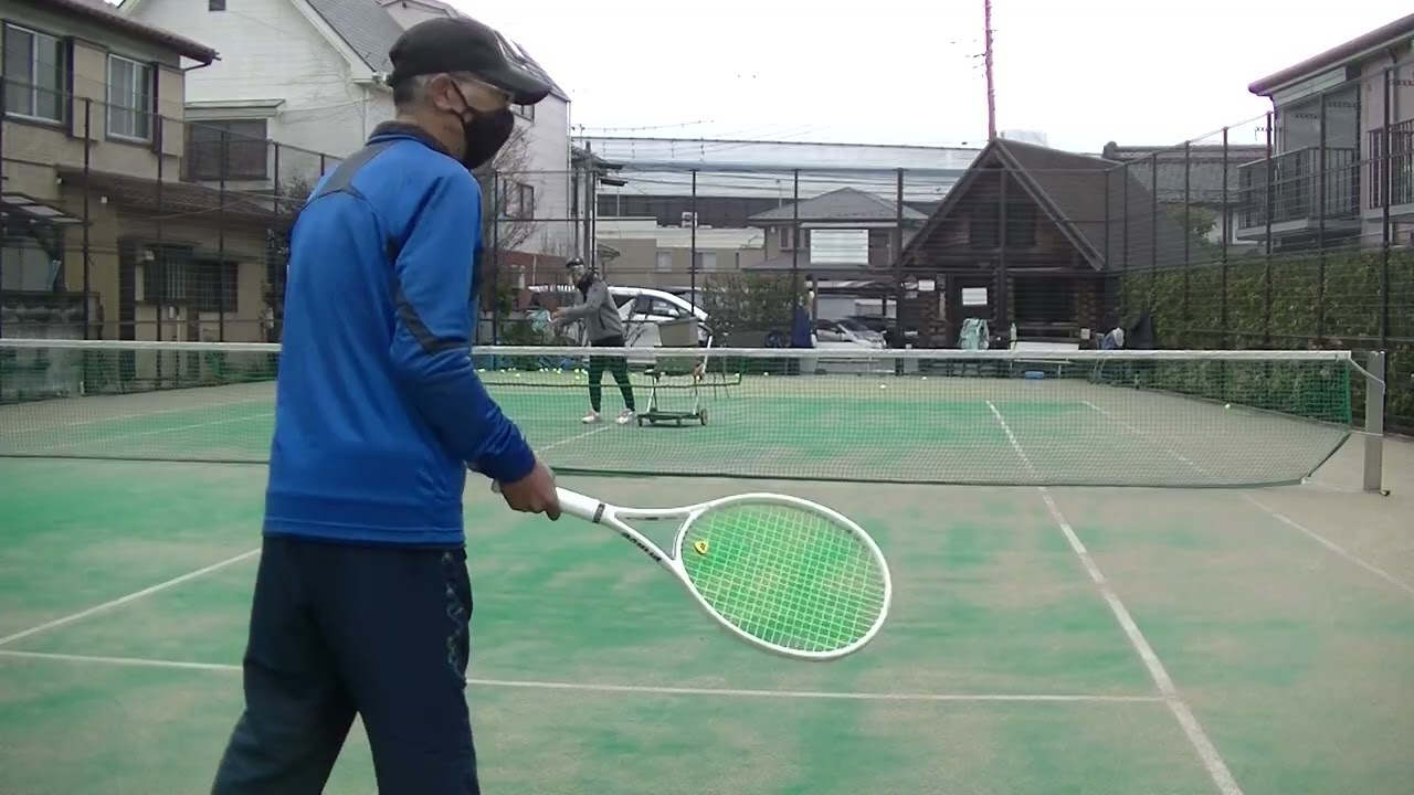 花木_260226_002（フォアストローク）小指球側に体重を乗せ、右膝を外側に曲げ、タメを作って打つ★ストレート