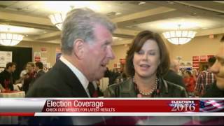 Chris Oswalt talks with the Governor