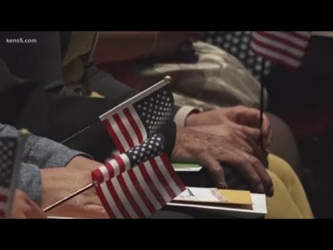 life facebook 'Thank you, America': Hundreds naturalized as US citizens in single ceremony