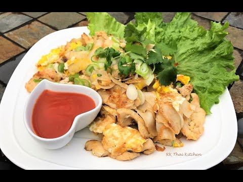 ก๋วยเตี๋ยวคั่วไก่ Stir Fried Rice Noodles with Chicken.| Thai Food