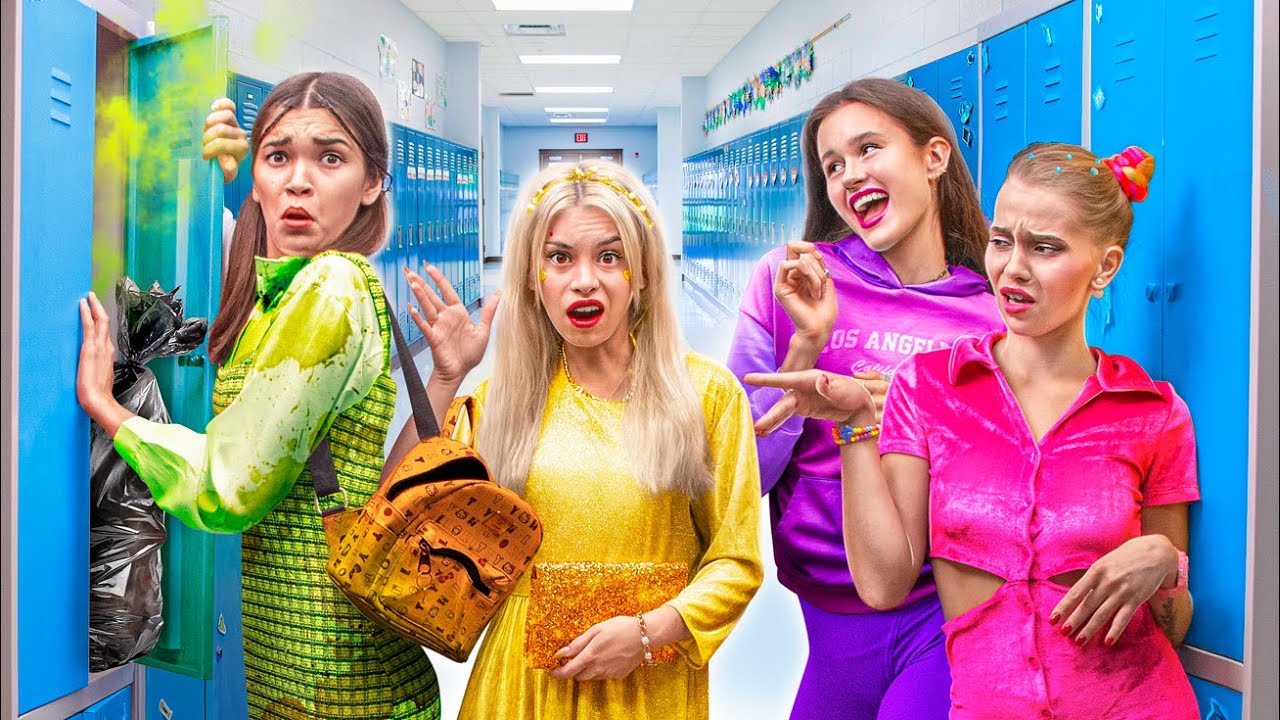 Bogata Dziewczyna Kontra Biedna Dziewczyna / Pierwszy Dzień w Szkole