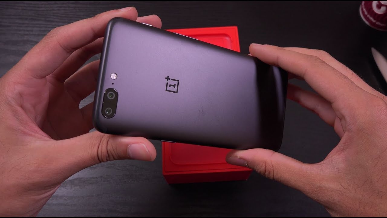 OnePlus 5 Slate Grey - Unboxing! (4K) - YouTube
