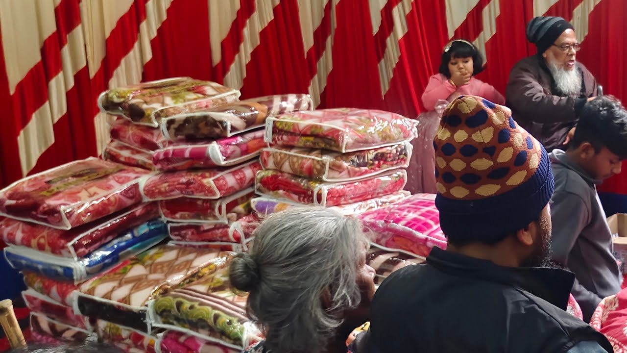 TAJPUR MADRASHA   তাজপুর মাদ্রাসা  is live! বড়তাজপুর পেনো পাড়া বস্ত্র বিতরণ