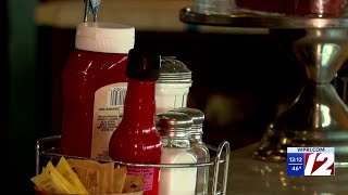 2 bills in Massachusetts would raise minimum wage, set mandatory gratuity
