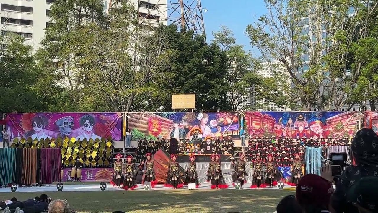 เชียร์ลีดเดอร์ เฟื่องฟ้า โรงเรียนหอวัง  Theme 