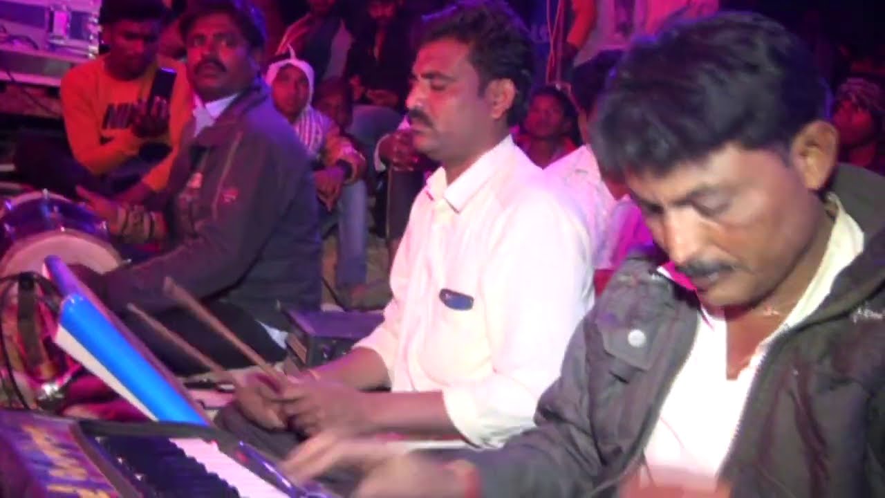 ಹೆಚ್ಚು ಕಲಾವಿದರ ಹೊಂದಿರುವ ಮ್ಯೂಸಿಕ್ ಟೀಮ್ ಅಂದ್ರೆ ಇದೆ ನೋಡ್ರಿ.  RUKMINI MUSICAL NIHGT CHITRABHANUKOTE