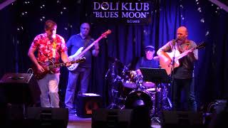 Folk Stones/Ať hodí kamenem