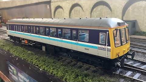 Dapol O gauge Class 122 (A first look)