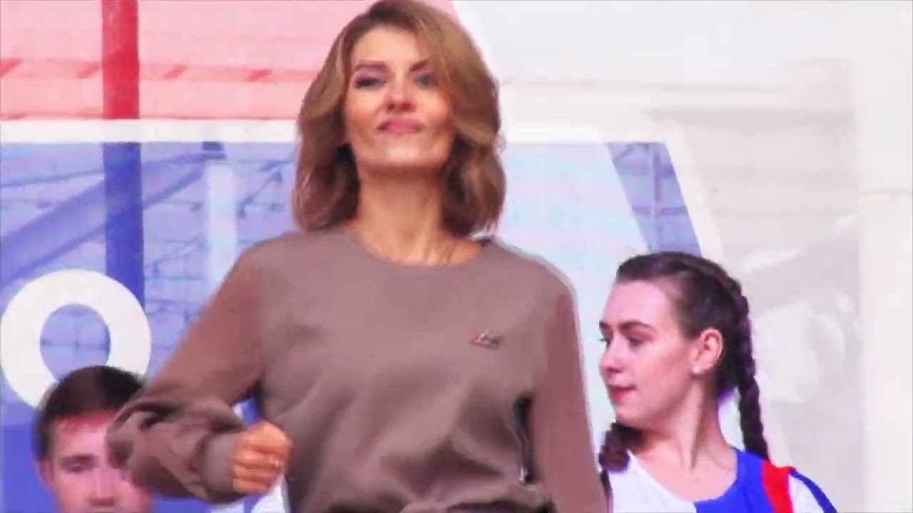 Адель Искиндирова и танцевальный коллектив "M-Party" - Россия