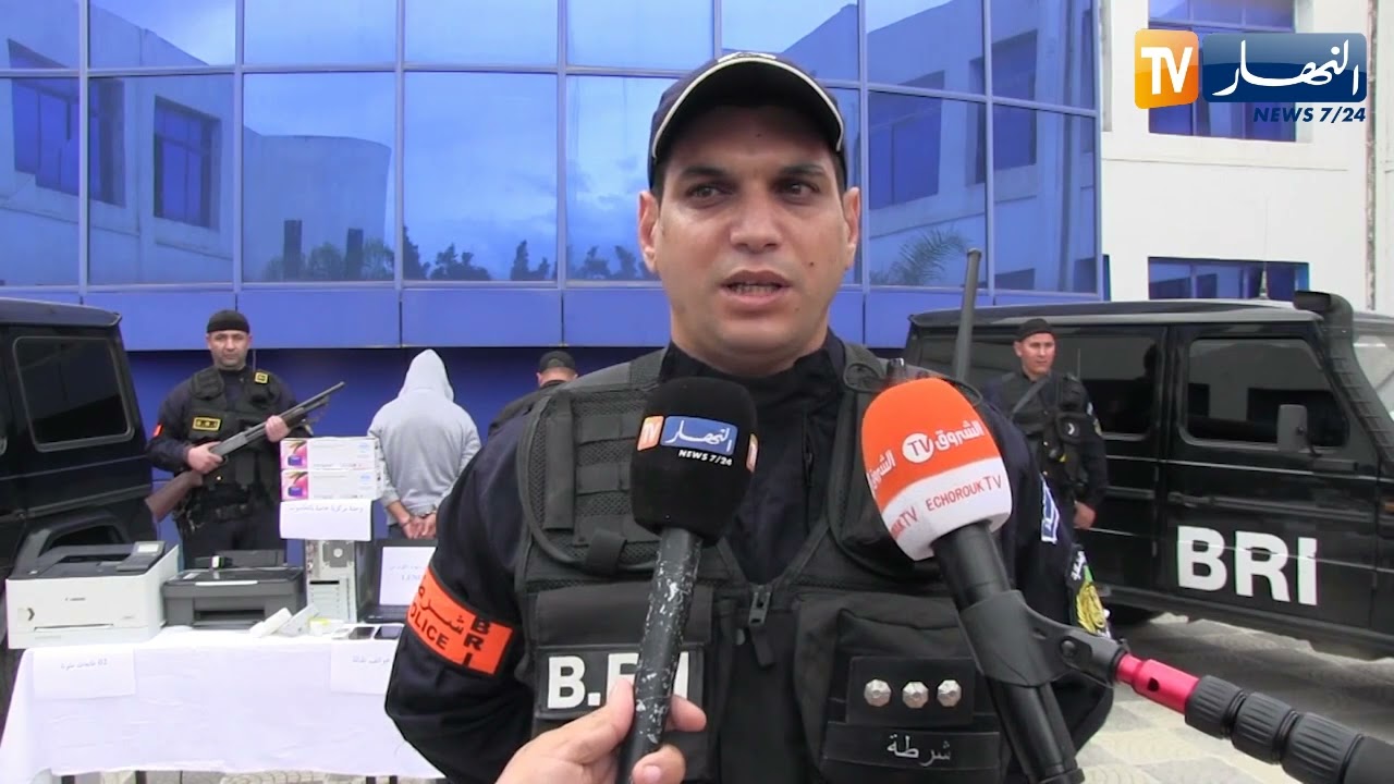 بجاية: الإطاحة بشبكة مختصة في تزوير الأوراق النقدية وحجز أكثر من 100 مليون مزورة