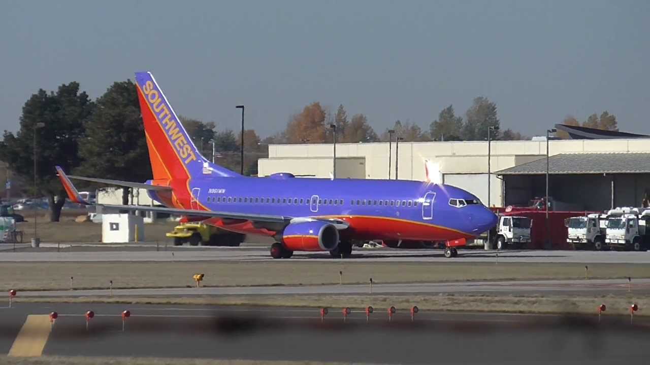 Southwest 737-7H4 Departing Spokane International Airport (KGEG)