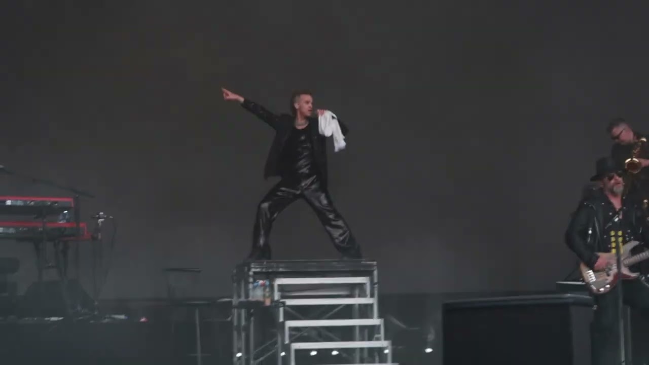 Robbie Williams - Hey Wow Yeah Yeah (Hawke's Bay, NZ, 12/11/2023)