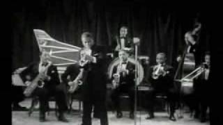 Louis Armstrong- I Cover The Waterfront chords