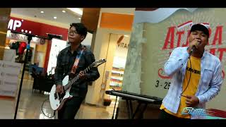 Cuplikan Escape Live At Binjai Supermall