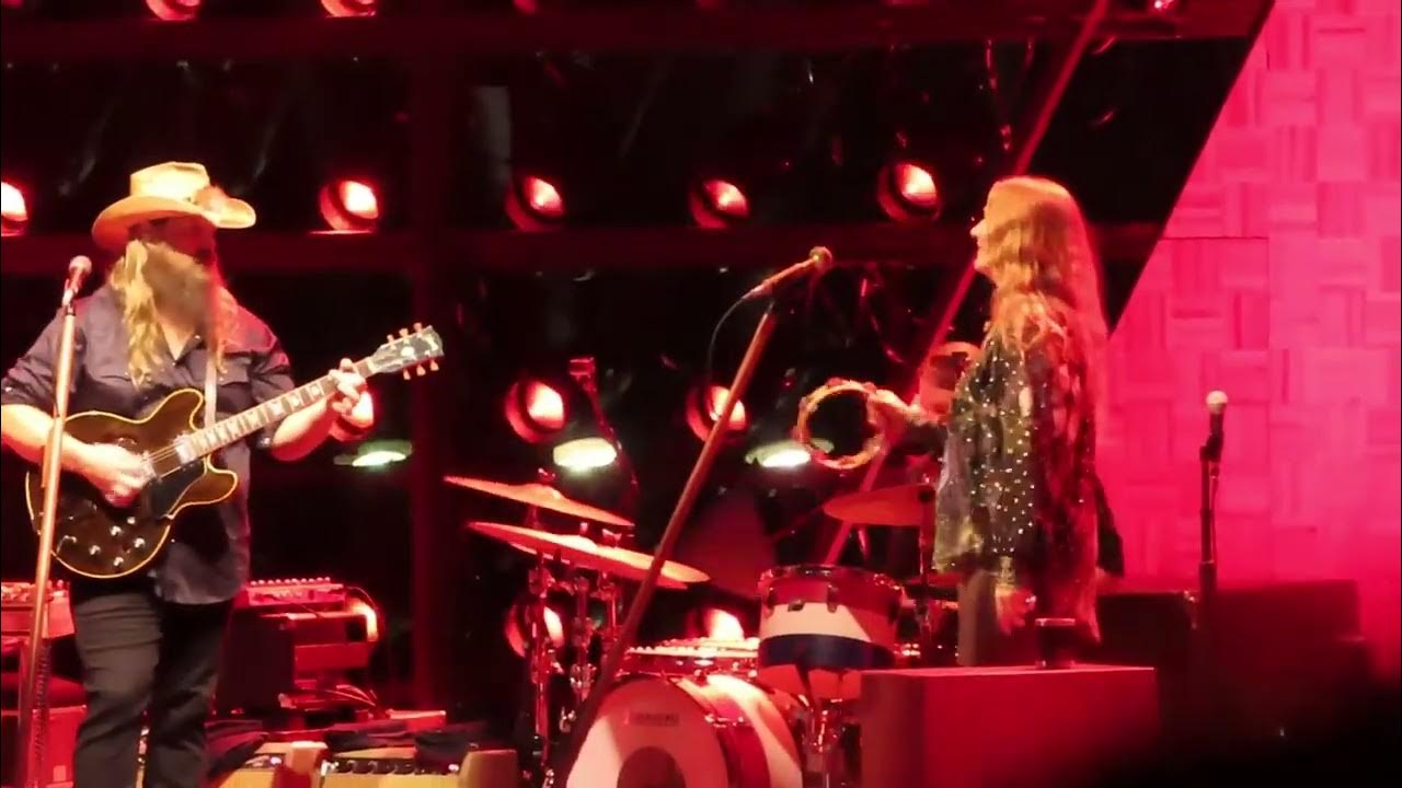 Chris stapleton midnight train to memphis live syracuse ny 10 7 21