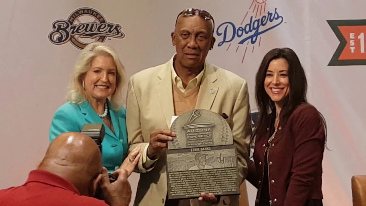 Fergie Jenkins accepts award on behalf of Ernie Banks 2/22/17
